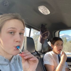 Meet your Posher, Emilee